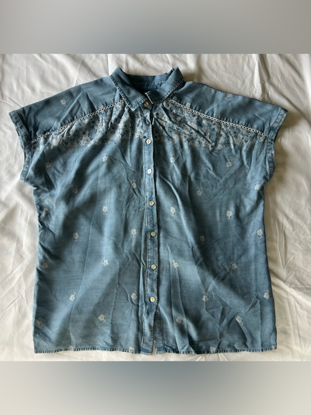 J.Jill Light Blue Button-Up Denim Top with Lace Yoke